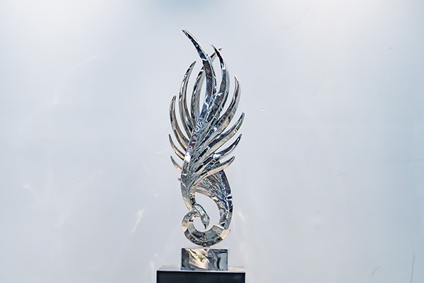 Custom Abstract Stainless Steel Flame Sculpture – Mirror Polished Modern Metal Art